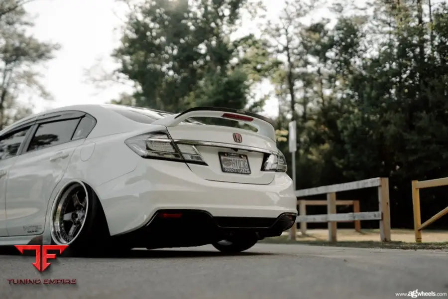 HONDA CIVIC SI SEDAN on custom forged wheels