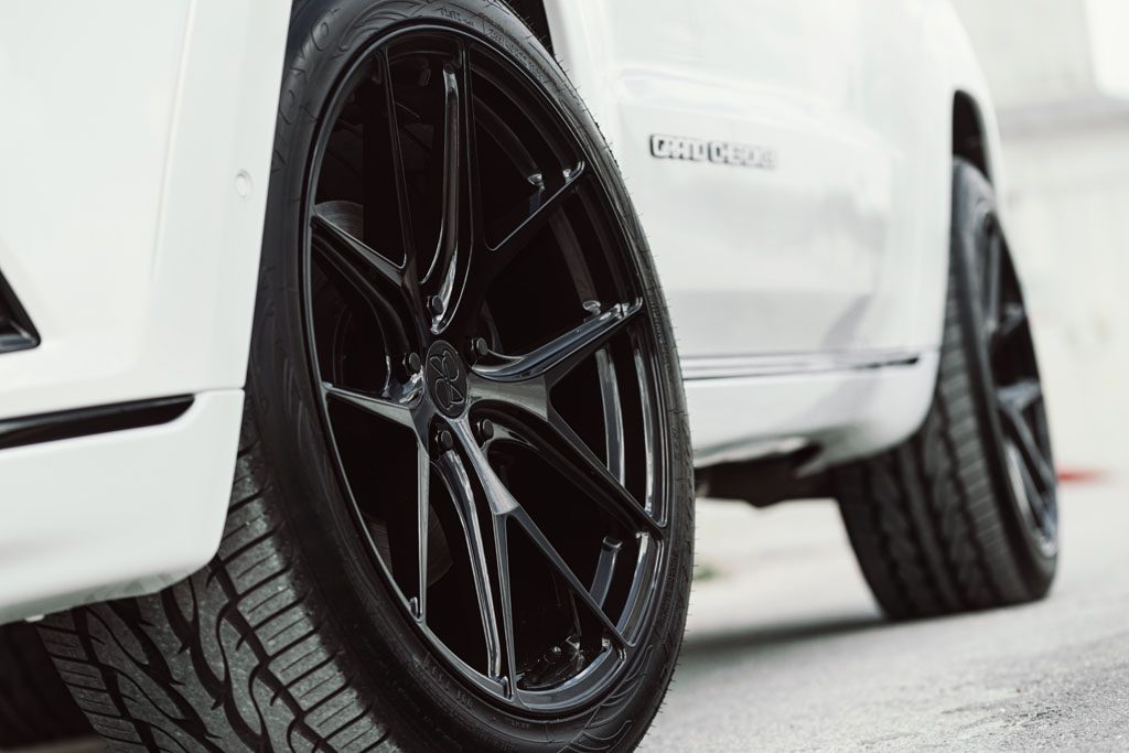 JEEP GRAND CHEROKEE on custom forged wheels
