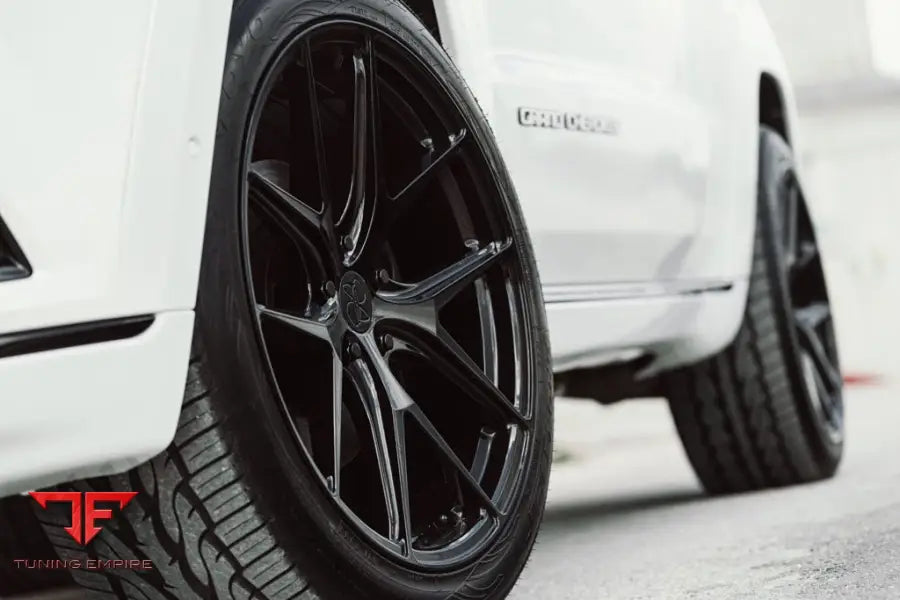 JEEP GRAND CHEROKEE on custom forged wheels