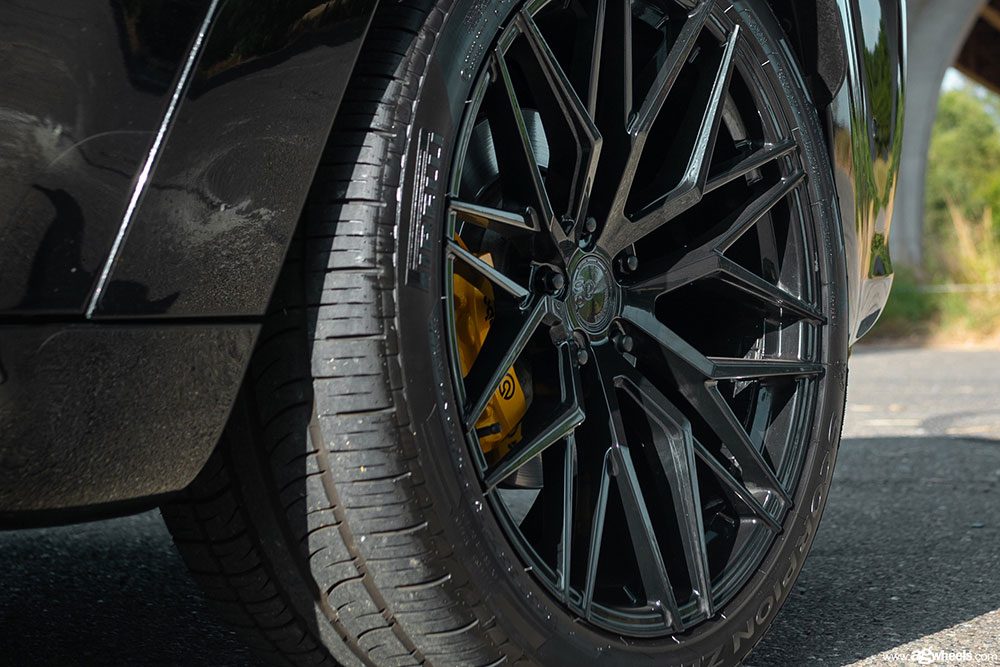 JEEP GRAND CHEROKEE TRACKHAWK on custom forged wheels