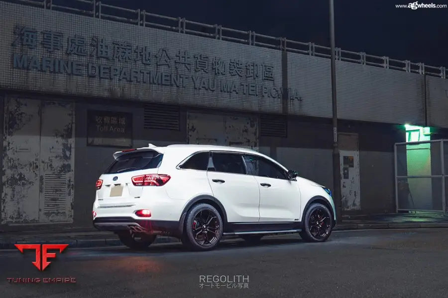 KIA SORENTO on custom forged wheels