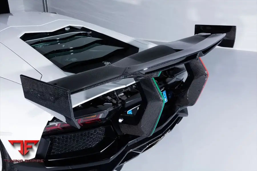 LAMBORGHINI AVENTADOR BODY KIT