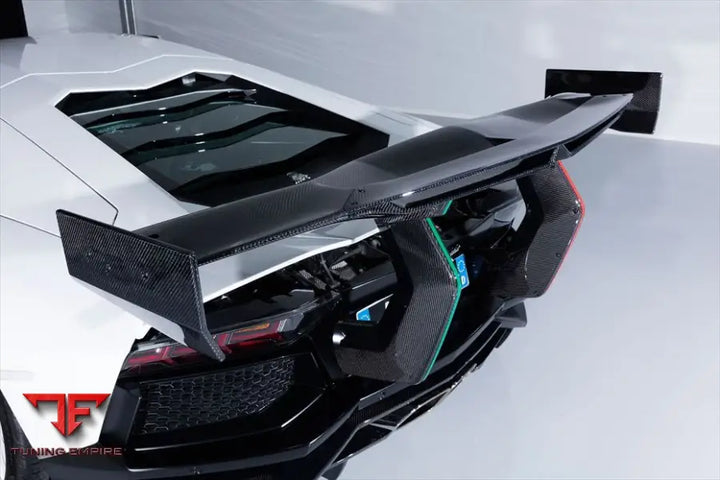 LAMBORGHINI AVENTADOR BODY KIT