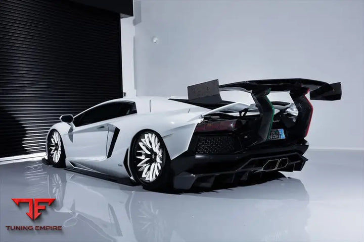 LAMBORGHINI AVENTADOR BODY KIT