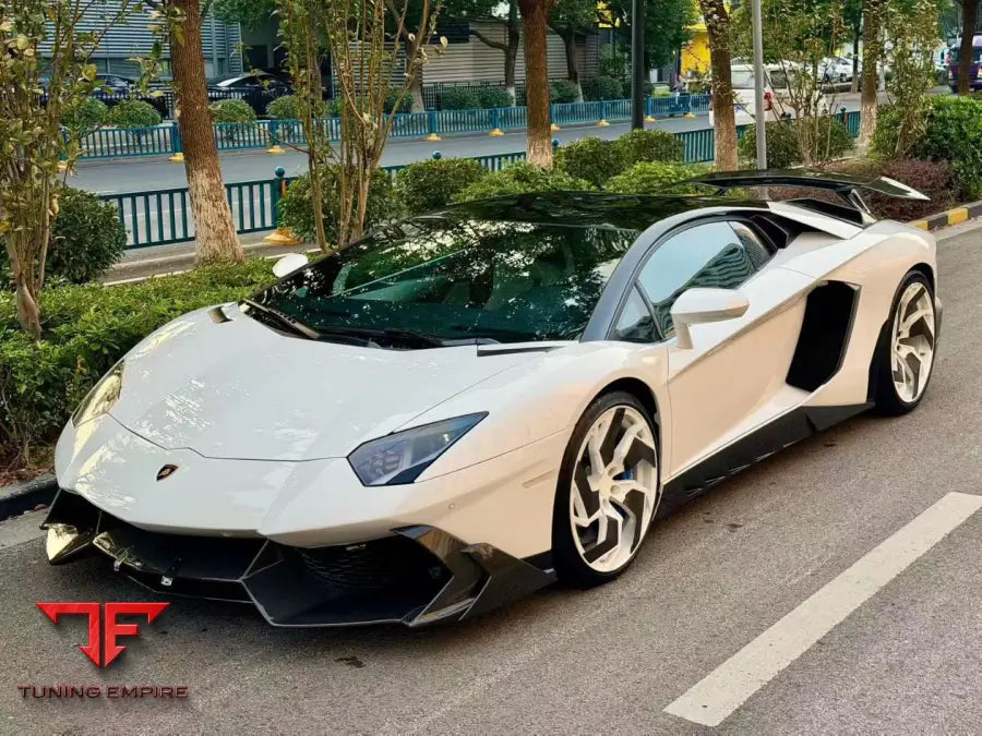 LAMBORGHINI AVENTADOR CARBON FIBER BODY KIT