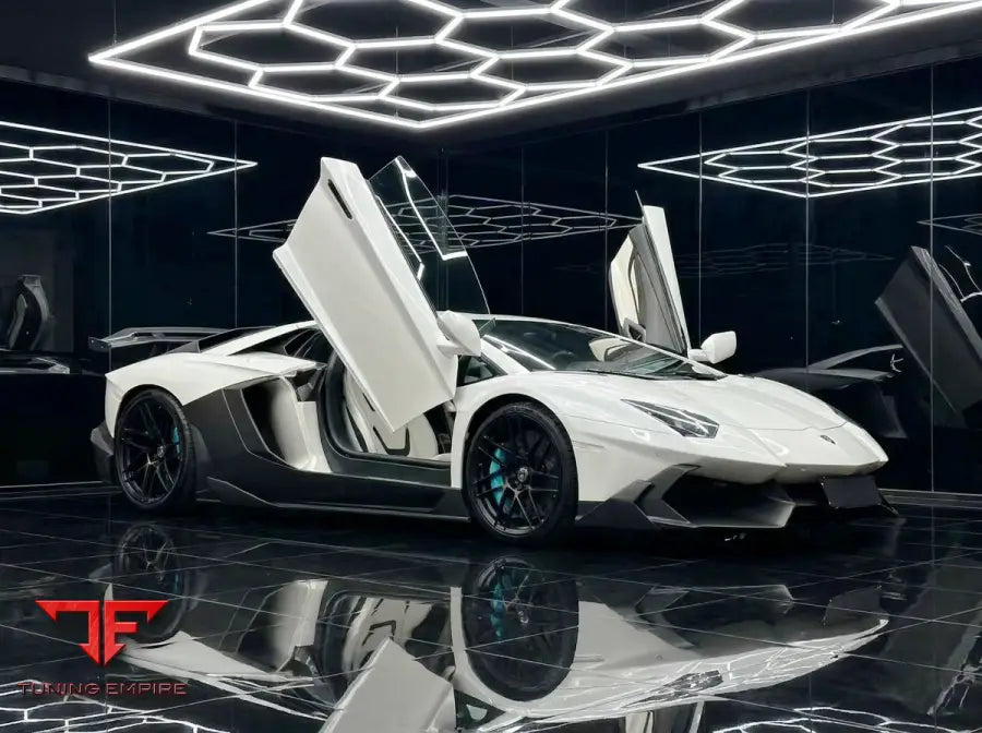 LAMBORGHINI AVENTADOR CARBON FIBER BODY KIT