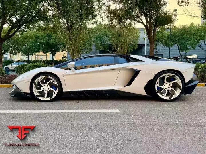 LAMBORGHINI AVENTADOR CARBON FIBER BODY KIT