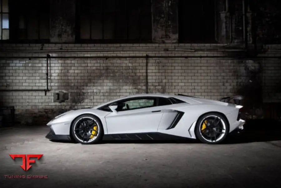 LAMBORGHINI AVENTADOR LP700 BODY KIT