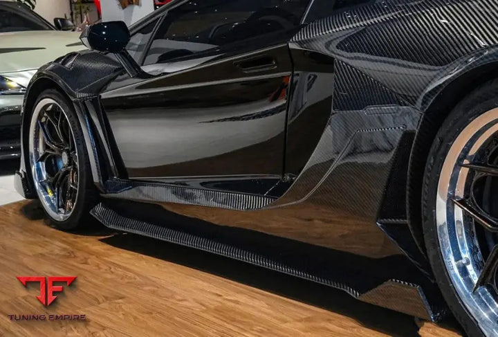 LAMBORGHINI AVENTADOR LP700 RAZOR BODY KIT