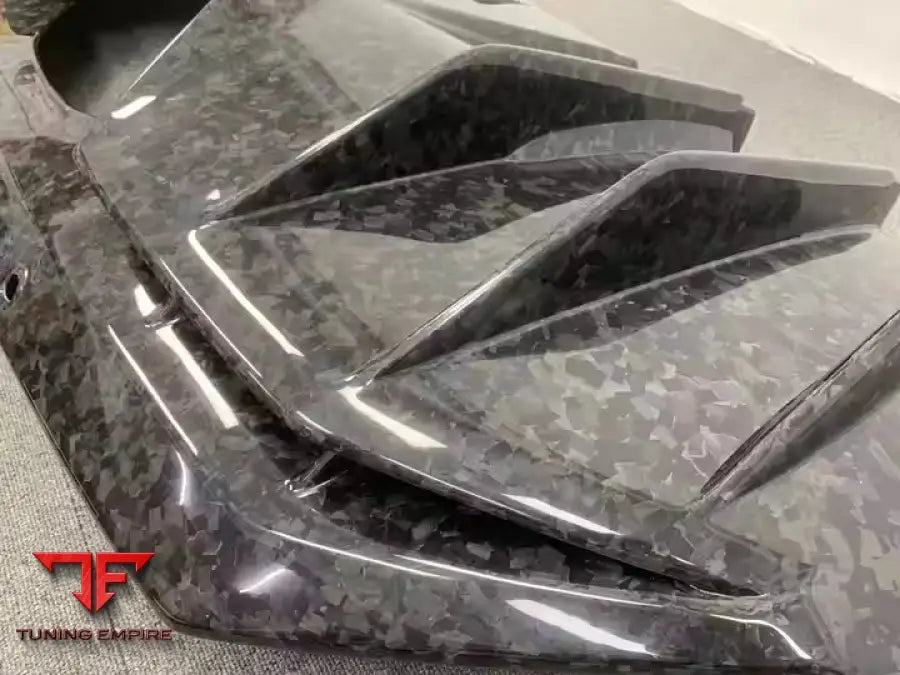 LAMBORGHINI AVENTADOR OEM CARBON FIBER BODY KIT