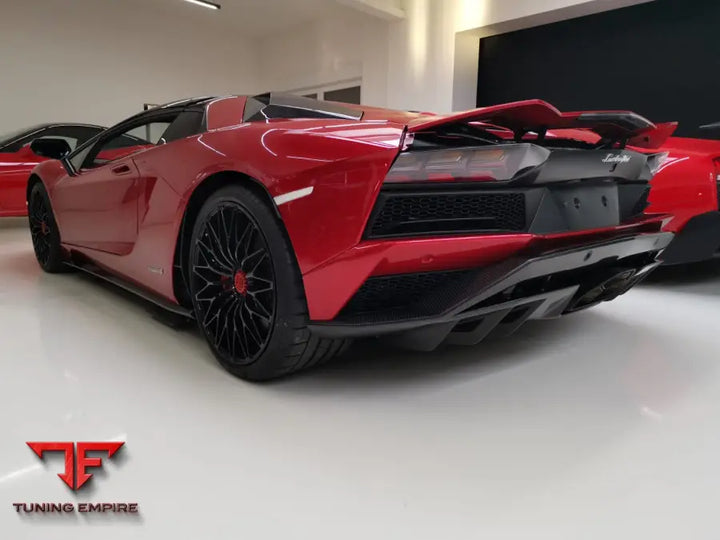 LAMBORGHINI AVENTADOR S LP740 CARBON FIBER BODY KIT