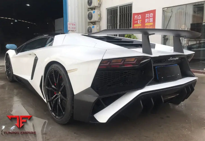 LAMBORGHINI AVENTADOR CARBON BODY KITS