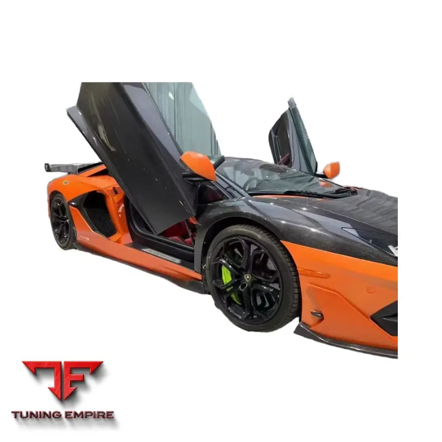 LAMBORGHINI AVENTADOR SVJ CARBON FIBER DOOR PANELS