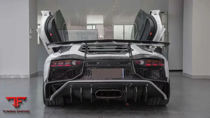 LAMBORGHINI AVENTADOR SVJ CARBON FIBER PARTS