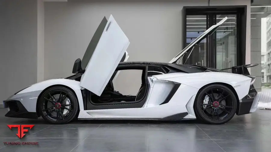 LAMBORGHINI AVENTADOR SVJ CARBON FIBER PARTS