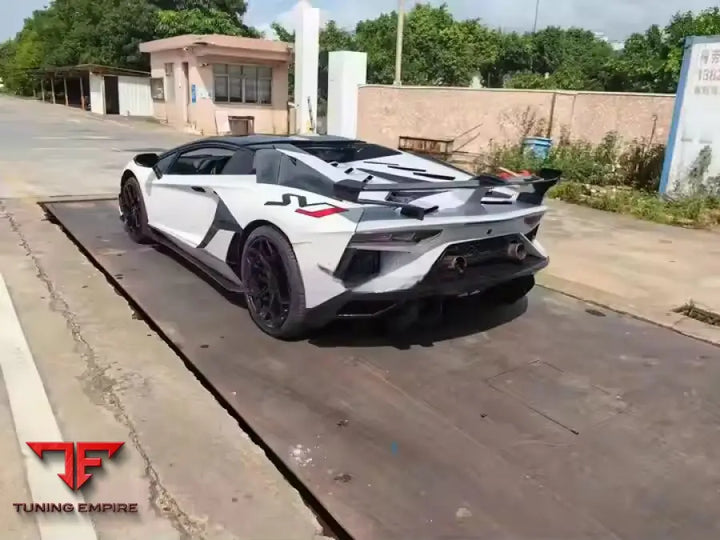 LAMBORGHINI AVENTADOR CARBON FIBER BODY KIT