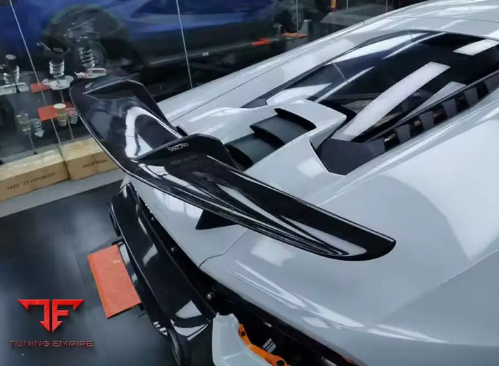 LAMBORGHINI HURACAN LP580/LP610 STYLE P CARBON BODY KIT PARTS