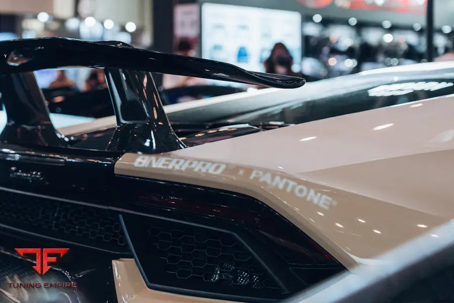 LAMBORGHINI HURACAN LP610 & LP580 PERFORMANTE STYLE PARTIAL CARBON REAR BUMPER BSD