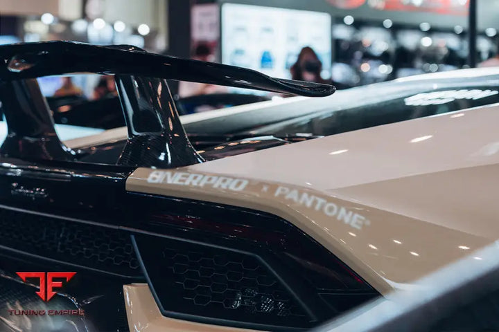 LAMBORGHINI HURACAN LP610 & LP580 PERFORMANTE STYLE PARTIAL CARBON REAR BUMPER BSD