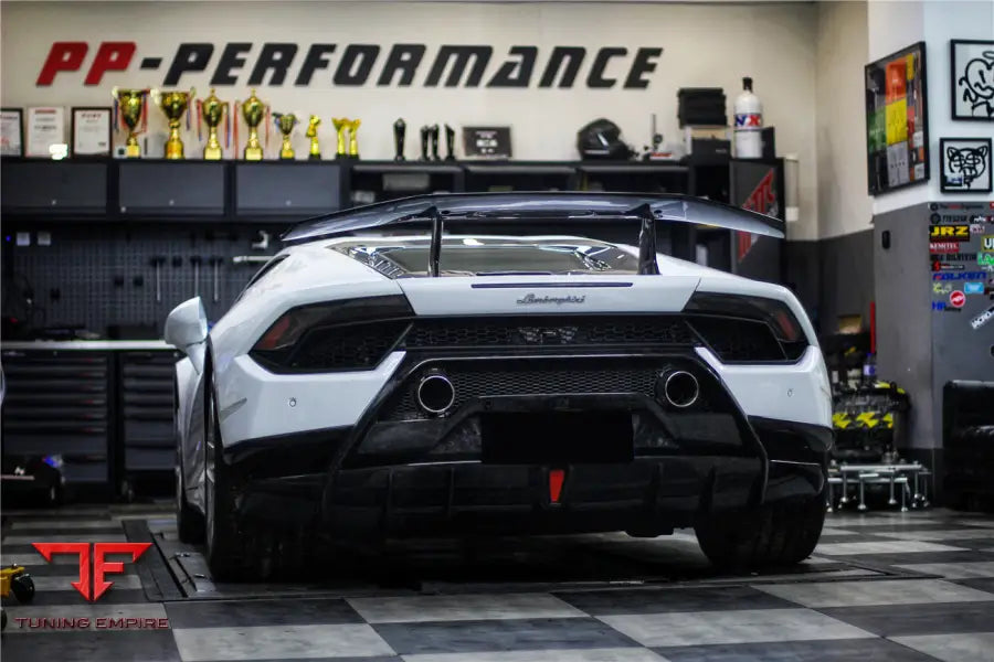 LAMBORGHINI HURACAN LP610 & LP580 PERFORMANTE STYLE PARTIAL CARBON REAR BUMPER BSD