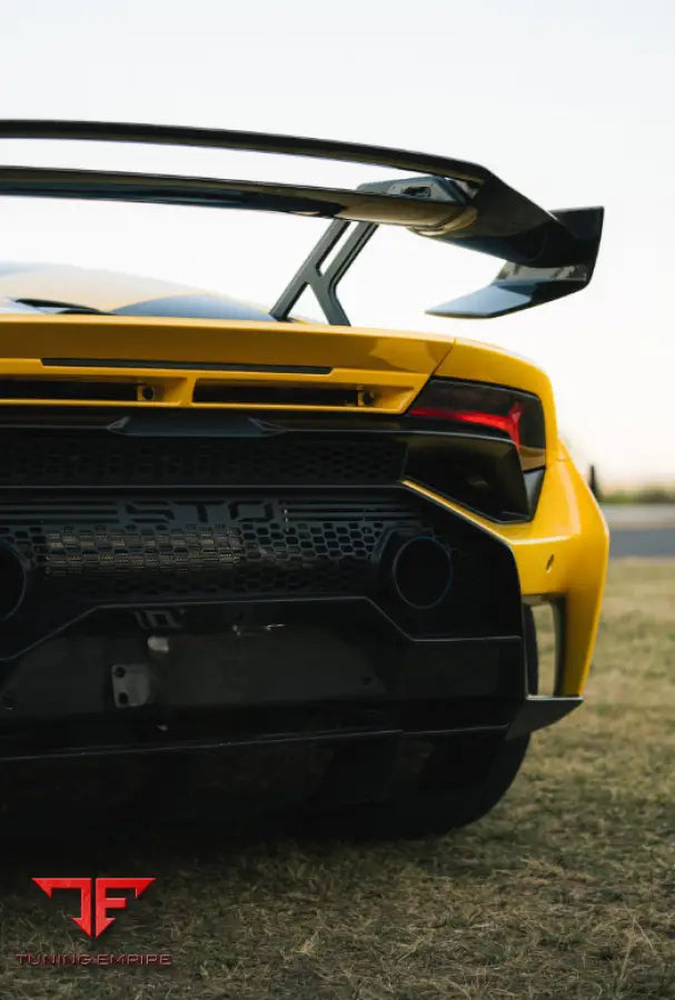 LAMBORGHINI HURACAN SPIDER CARBON BODY KIT