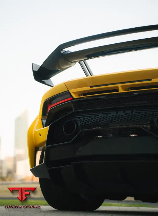 LAMBORGHINI HURACAN SPIDER CARBON BODY KIT