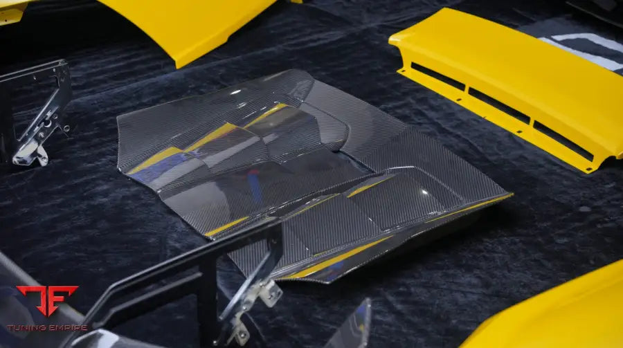 LAMBORGHINI HURACAN SPIDER CARBON BODY KIT