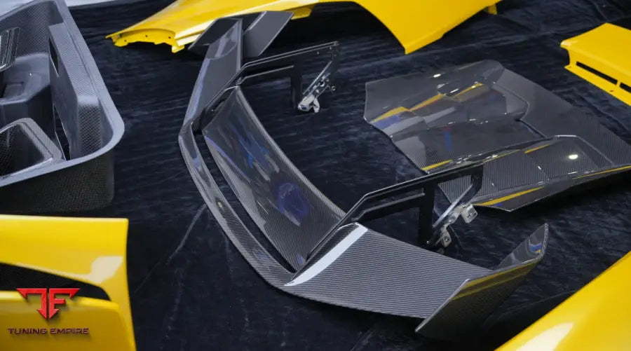 LAMBORGHINI HURACAN SPIDER CARBON BODY KIT