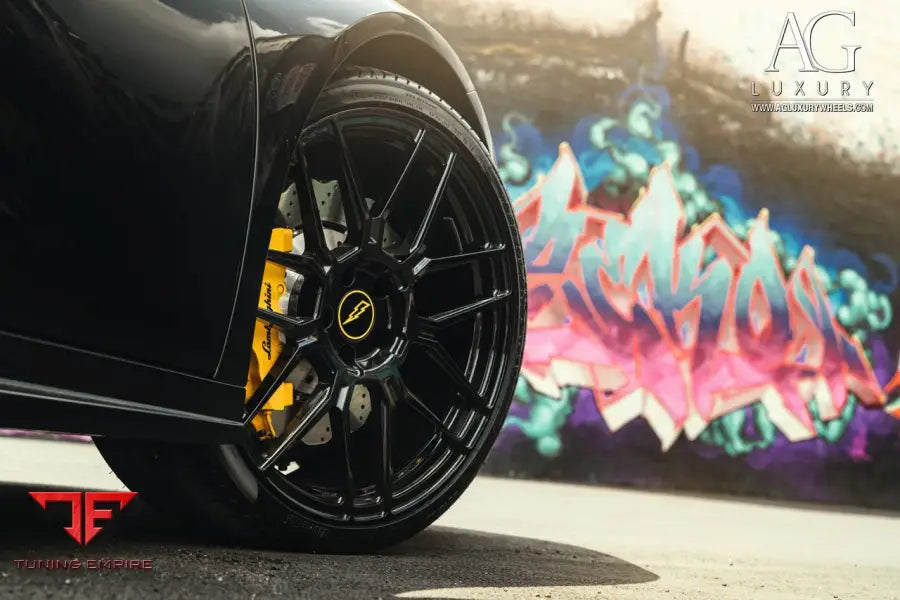 Lamborghini Huracan Spyder on custom forged wheels