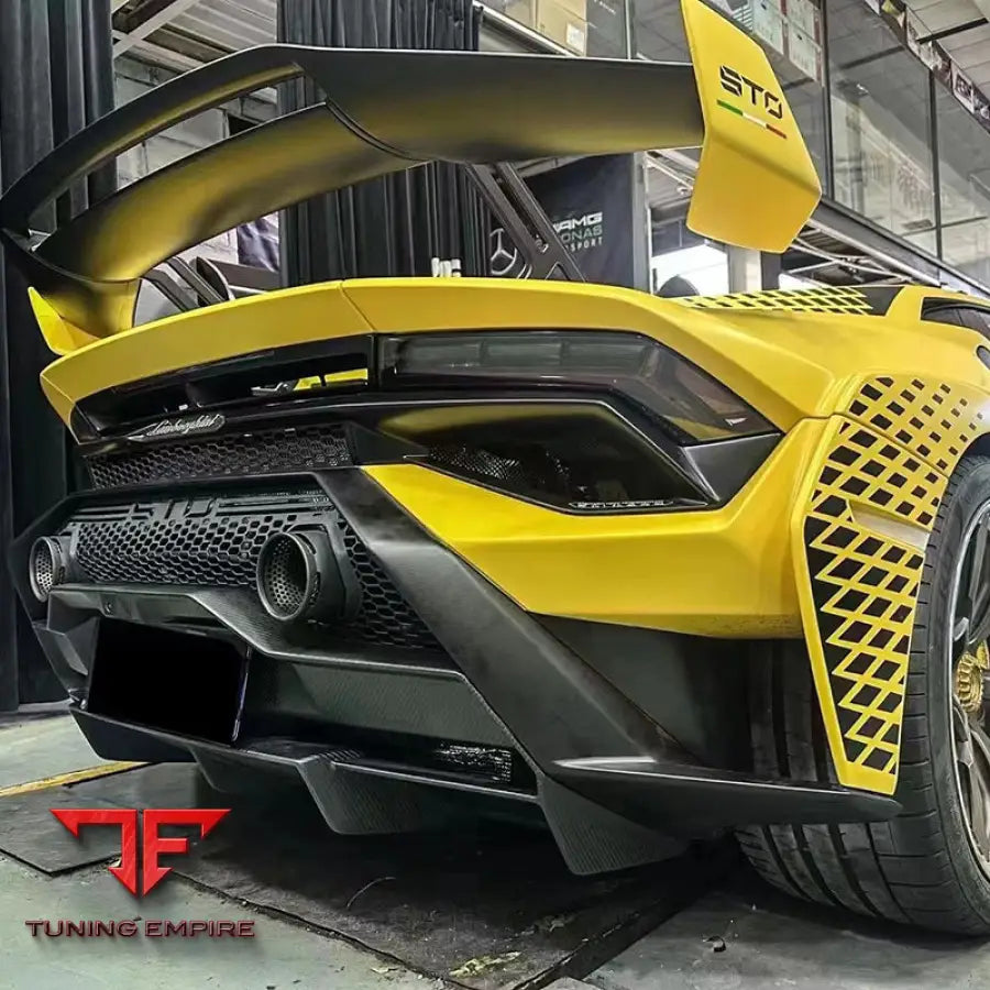 LAMBORGHINI HURACAN STO CARBON FIBER REAR BUMPER DIFFUSER