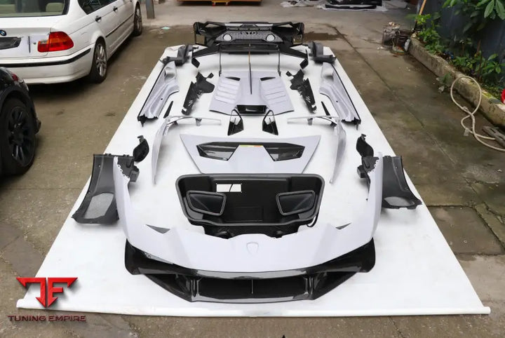 LAMBORGHINI HURACAN STO DRY CARBON BODY KIT