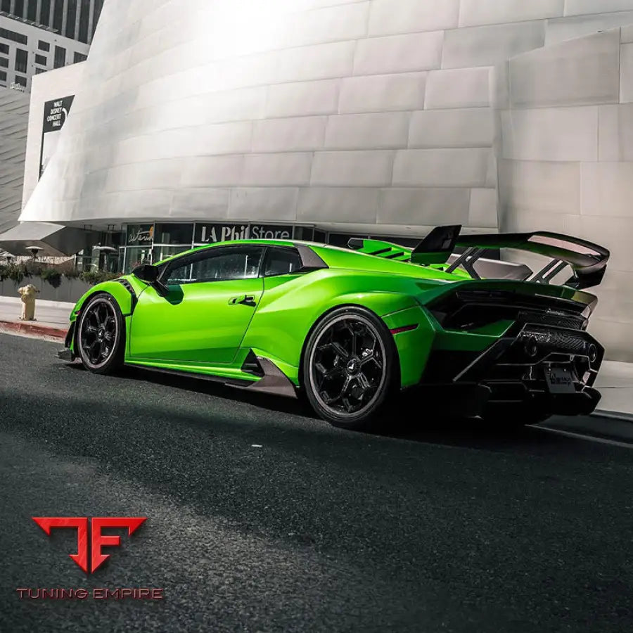 LAMBORGHINI HURACAN STO DRY CARBON FIBER BODY KIT