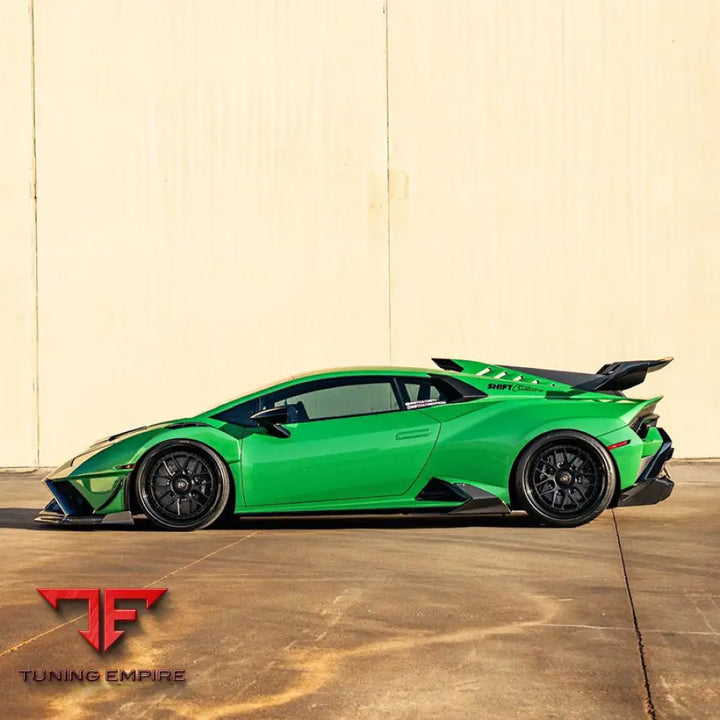 LAMBORGHINI HURACAN STO DRY CARBON FIBER BODY KIT