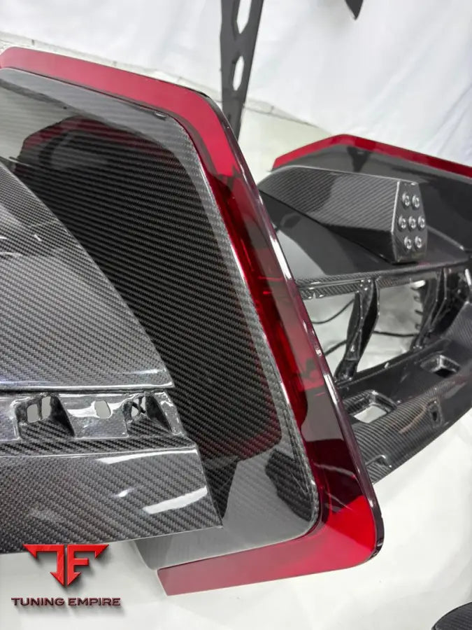 LAMBORGHINI REVUELTO CARBON BODY KIT
