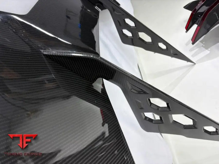 LAMBORGHINI REVUELTO CARBON BODY KIT
