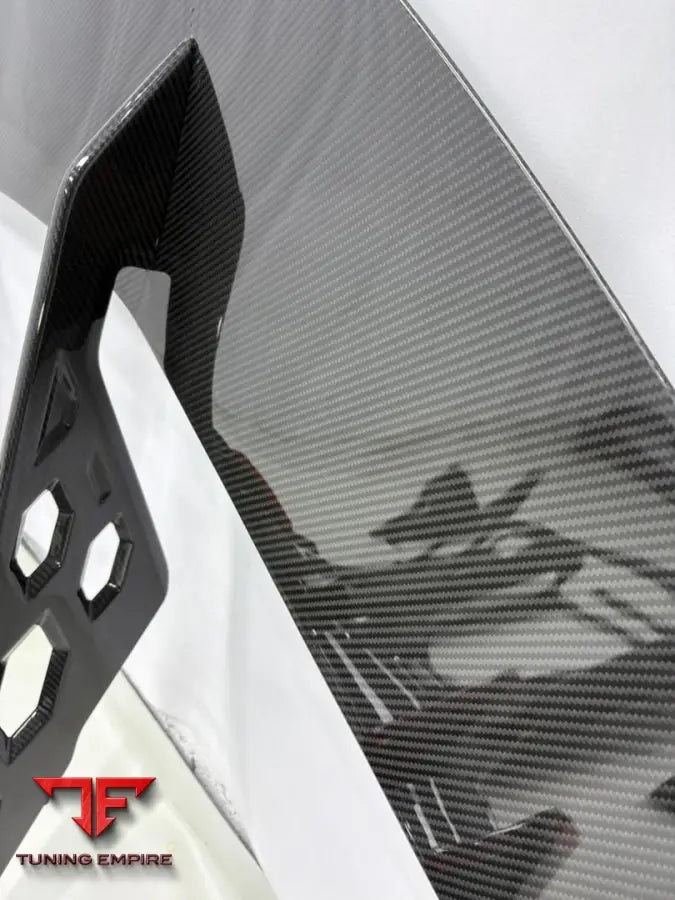 LAMBORGHINI REVUELTO CARBON BODY KIT