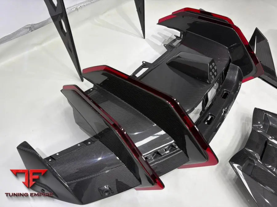 LAMBORGHINI REVUELTO CARBON BODY KIT
