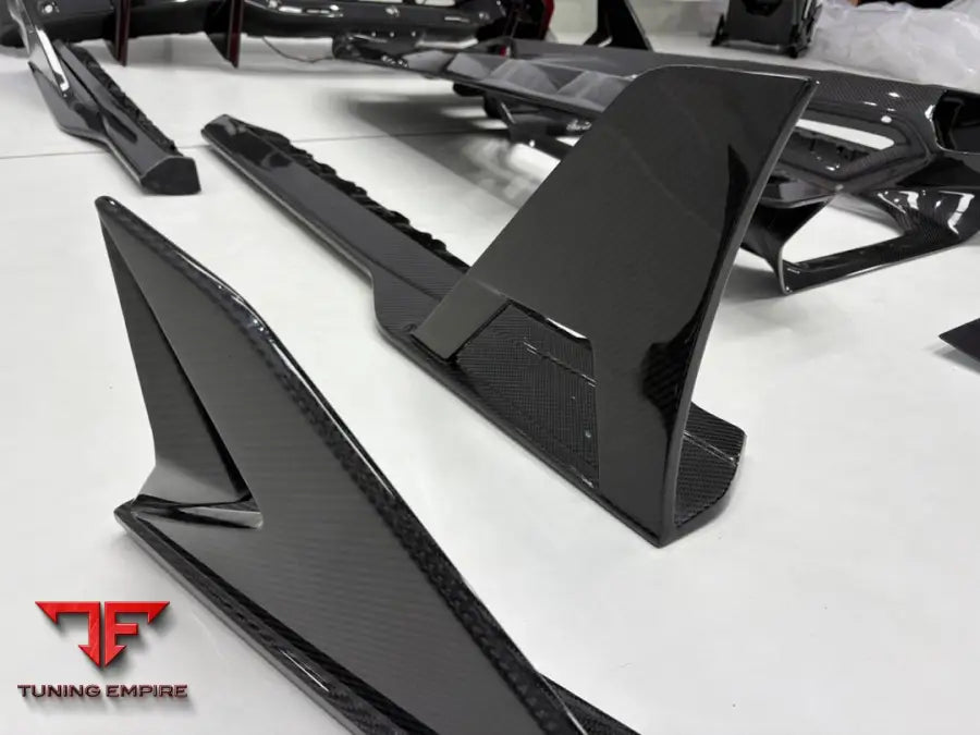 LAMBORGHINI REVUELTO CARBON BODY KIT