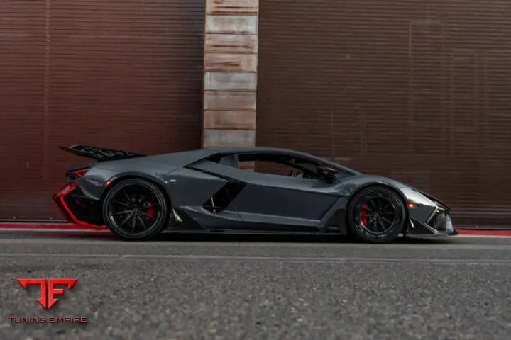 LAMBORGHINI REVUELTO CARBON FIBER BODY KIT