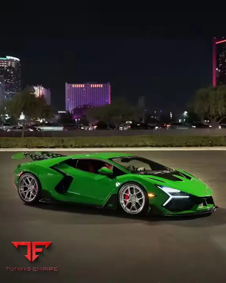 LAMBORGHINI REVUELTO CARBON FIBER BODY KIT