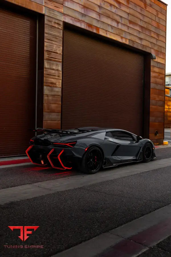 LAMBORGHINI REVUELTO CARBON FIBER BODY KIT