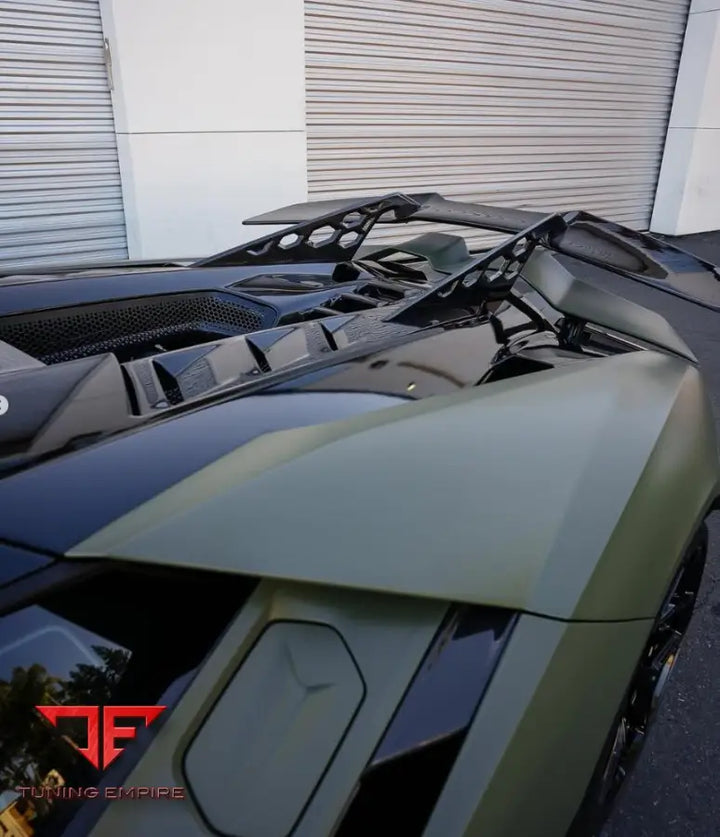 LAMBORGHINI REVUELTO CARBON FIBER BODY KIT
