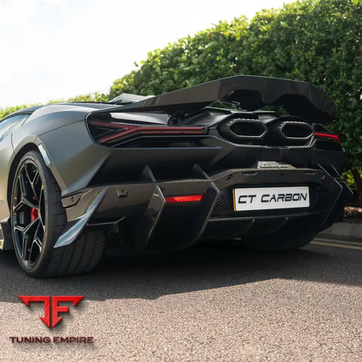 LAMBORGHINI REVUELTO CARBON FIBRE REAR DIFFUSER - CT CARBON