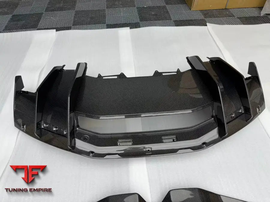 LAMBORGHINI REVUELTO CARBON PARTS