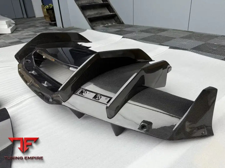 LAMBORGHINI REVUELTO CARBON PARTS