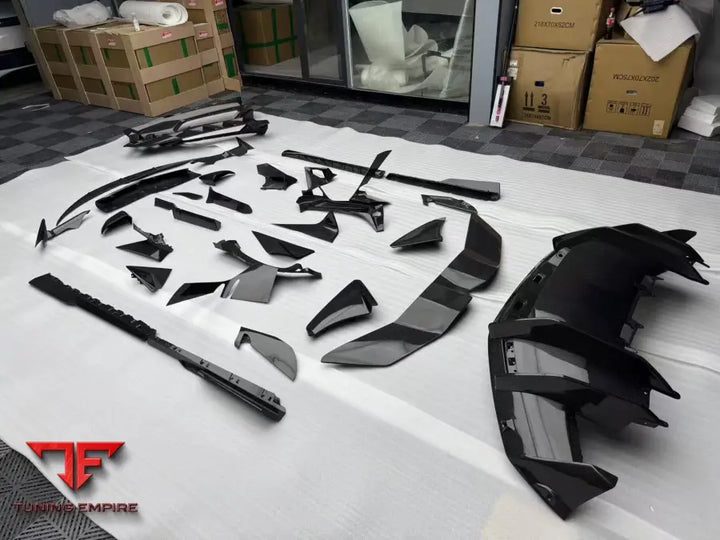 LAMBORGHINI REVUELTO CARBON PARTS