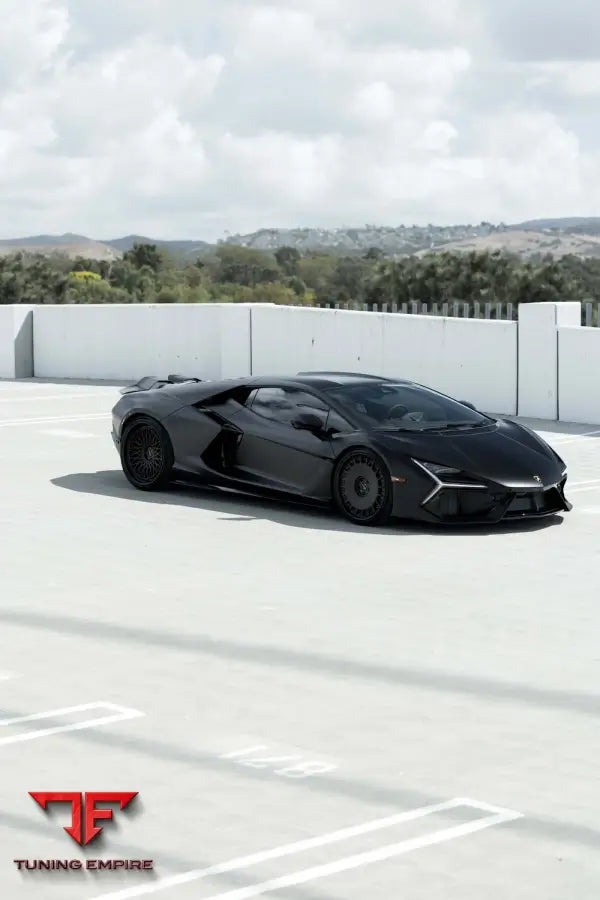 LAMBORGHINI REVUELTO FORGED WHEELS AND EXHAUST SYSTEM