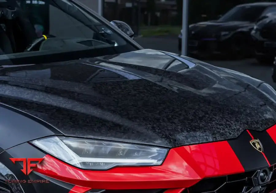 Lamborghini Urus carbon front bumper detail