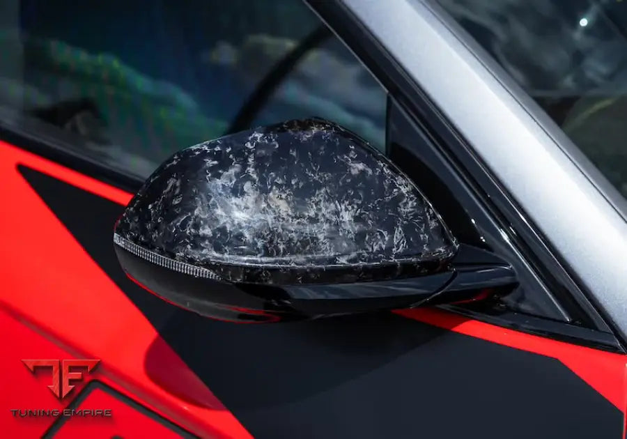 Lamborghini Urus forged carbon mirror cover detail