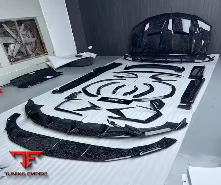 LAMBORGHINI URUS CARBON BODY KIT PARTS